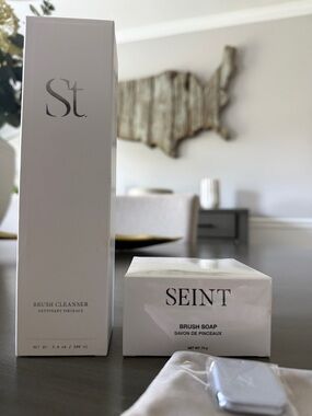 SEINT MAKEUP BRUSH CLEANSER AND BRUSH SOAP